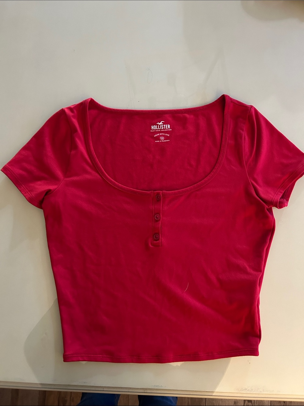 Hollister Red Scoop-Neck Cropped Button Tee
